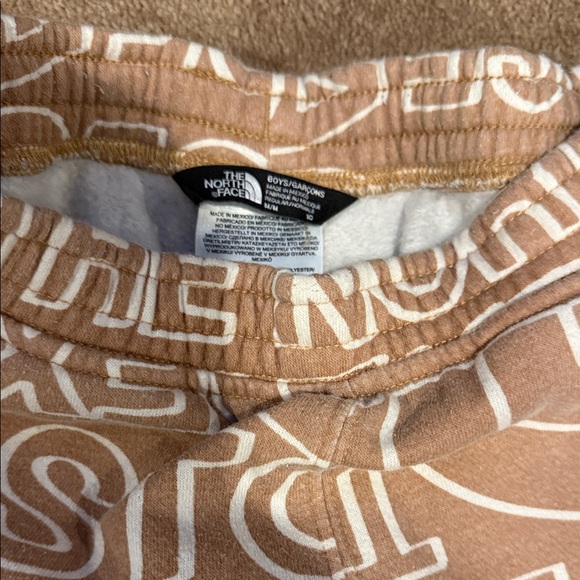 The North Face Kids Set in Tan with White Lettering - Picture 6 of 9